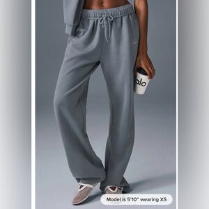 Alo Yoga Accolade Straight Leg Sweatpants 
Limited Color: Steel Gray!